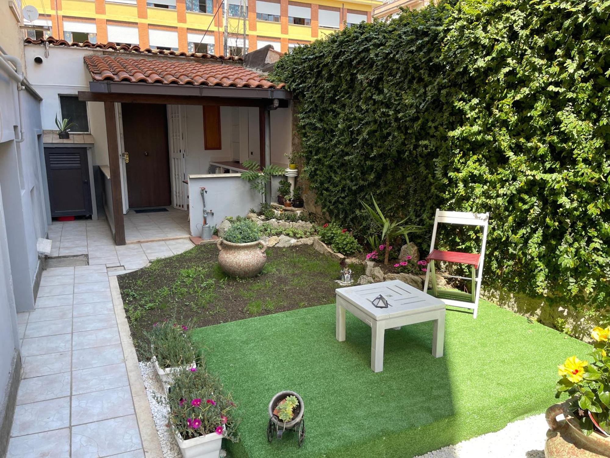 Appartement House With Private Garden à Rome Extérieur photo